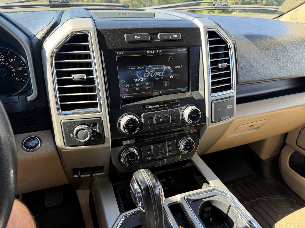 Used 2015 Ford F150 Lariat w/ Equipment Group 502A Luxury AWD/4WD image 9