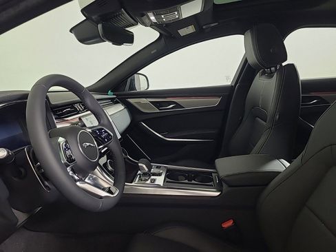 Used 2024 Jaguar XF R-Dynamic SE image 28