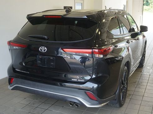 Used 2023 Toyota Highlander XSE AWD/4WD image 15
