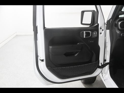 Used 2023 Jeep Wrangler Unlimited Sport AWD/4WD image 4