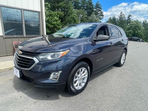 Used 2019 Chevrolet Equinox LS w/ LS Convenience Package AWD/4WD image 1