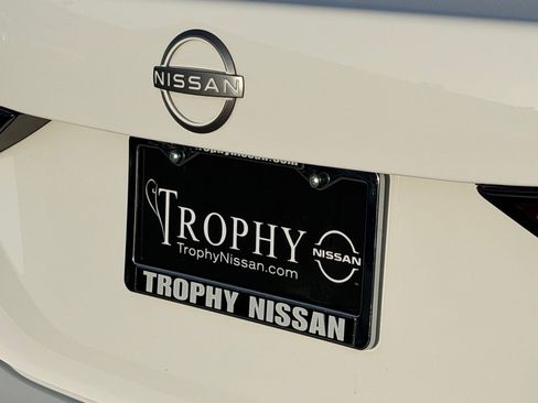 Used 2024 Nissan Sentra SV FWD image 8