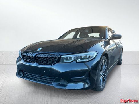 Used 2019 BMW 330i Sedan w/ Convenience Package RWD image 2