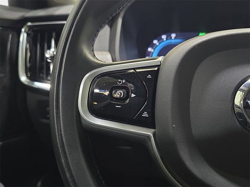 Used 2022 Volvo V90 B6 Cross Country w/ Advanced Package image 19
