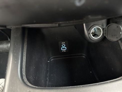 Used 2020 Dodge Journey SE w/ SE Popular Equipment Group image 31