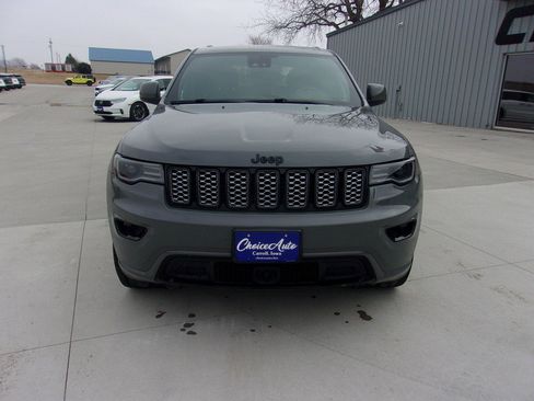 Used 2022 Jeep Grand Cherokee Laredo X image 5