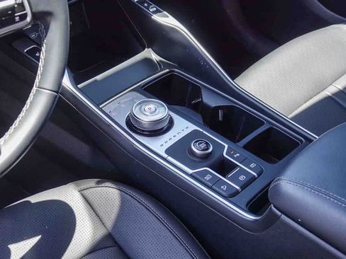 Certified 2025 Kia Sorento EX FWD image 18