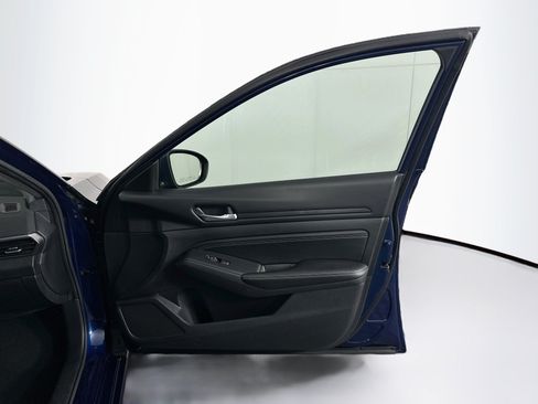 Used 2020 Nissan Altima 2.5 S FWD image 29