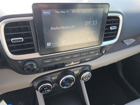 Used 2023 Hyundai Venue SEL FWD image 24