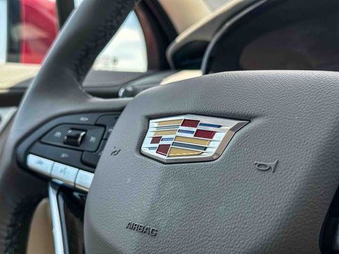 Used 2025 Cadillac XT6 Premium Luxury w/ Technology Package FWD image 31