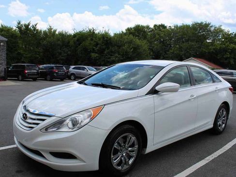 Used 2013 Hyundai Sonata GLS FWD image 1