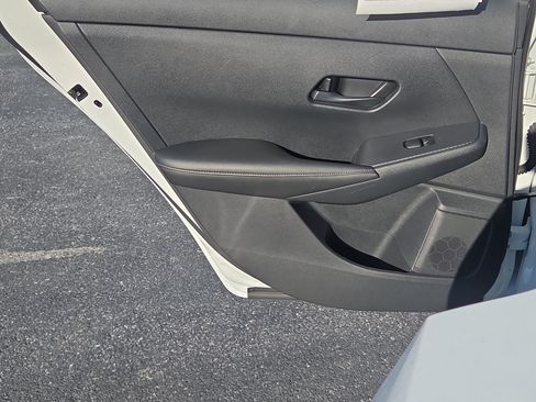 Used 2024 Nissan Sentra S FWD image 21