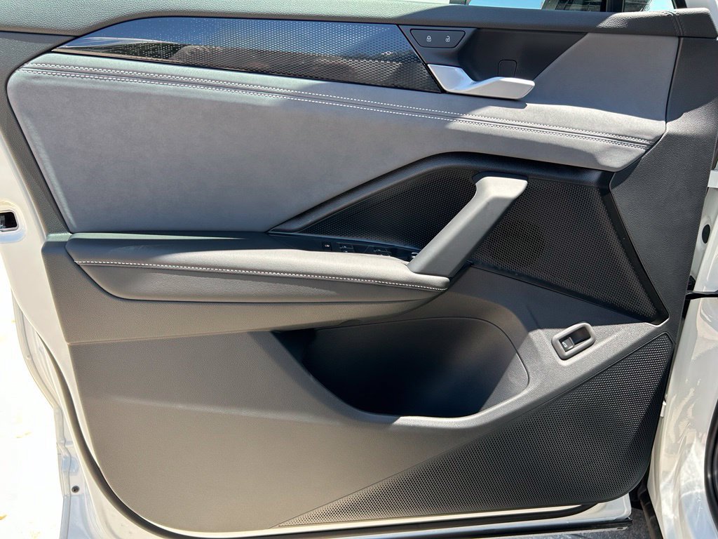 New 2026 Volkswagen Tiguan SE R-Line FWD image 19