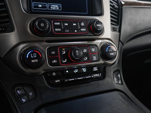 Used 2015 GMC Yukon XL Denali w/ Premium Package AWD/4WD image 24