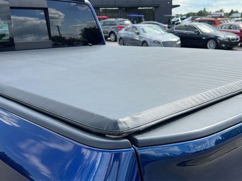 Used 2017 Nissan Titan SV image 32