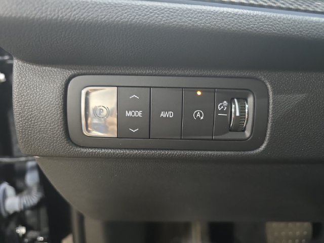 Used 2026 Chevrolet Traverse High Country w/ LPO, Floor Liner Package AWD/4WD image 28