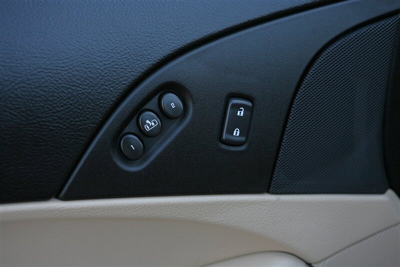 Used 2005 Chevrolet Corvette Coupe w/ Preferred Equipment Group RWD image 18