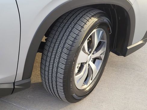 Certified 2024 Subaru Ascent Premium w/ Convenience Package image 5