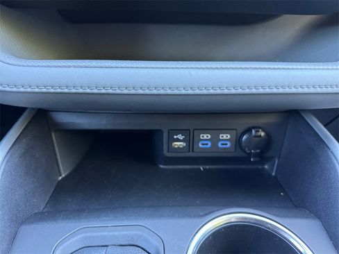 Used 2022 Toyota Highlander XLE image 24