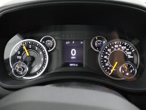 Used 2019 RAM 3500 Tradesman w/ Chrome Appearance Group AWD/4WD image 9