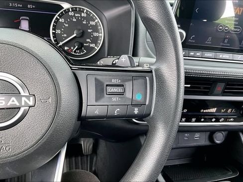 Certified 2023 Nissan Rogue SV FWD image 11