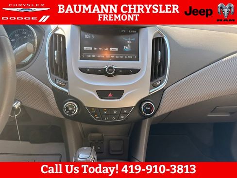 Used 2018 Chevrolet Cruze LS FWD image 21