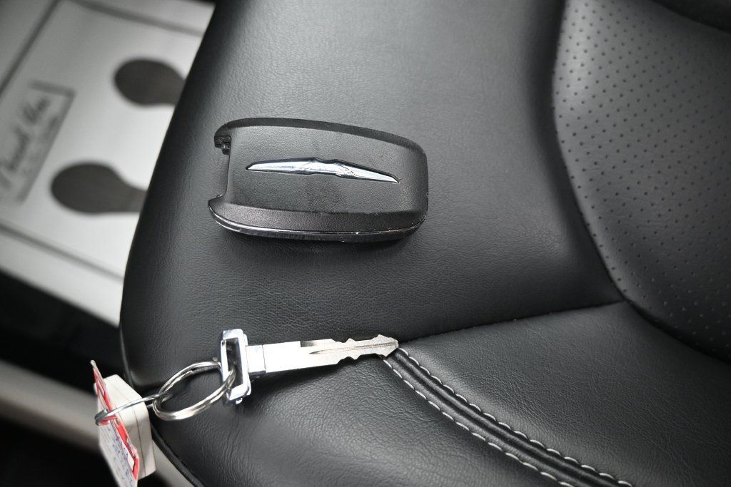 Used 2023 Chrysler Pacifica Touring-L FWD image 29