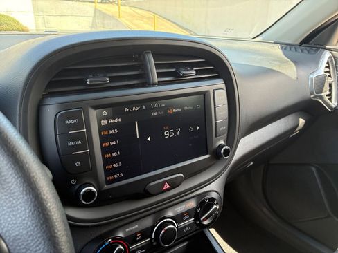 Used 2025 Kia Soul LX w/ LX Technology Package image 20