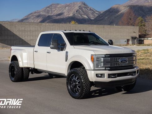 Used 2017 Ford F450 Platinum w/ Platinum Ultimate Package image 2