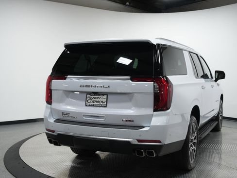New 2026 GMC Yukon XL Denali image 7