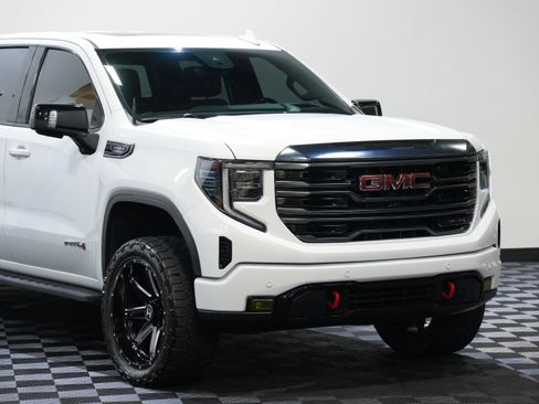 Used 2022 GMC Sierra 1500 AT4 w/ AT4 Premium Package AWD/4WD image 9