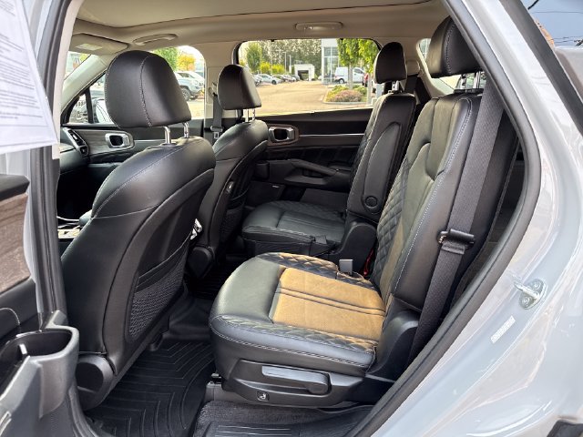 Used 2023 Kia Sorento SX Prestige AWD/4WD image 14
