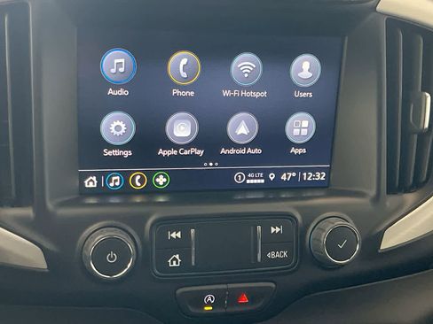 Used 2024 GMC Terrain SLT image 16