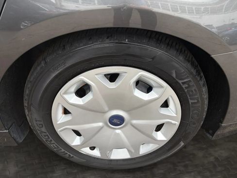 Used 2018 Ford Fusion SE w/ Fusion SE Technology Package FWD image 41