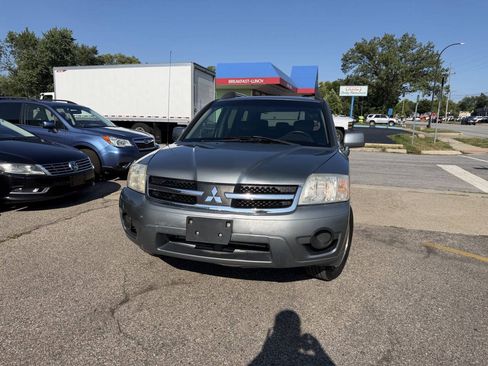 Used 2008 Mitsubishi Endeavor SE AWD/4WD image 4