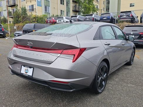 Used 2023 Hyundai Elantra Blue FWD image 7