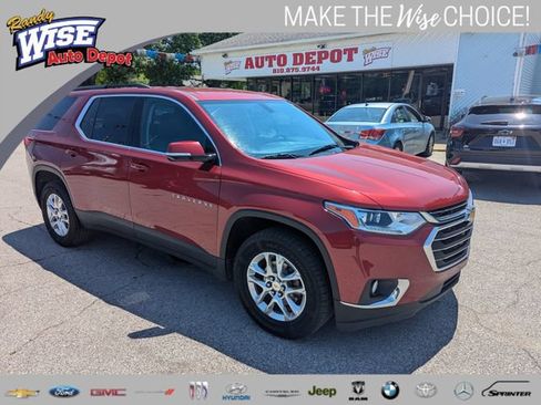 Used 2019 Chevrolet Traverse LT FWD image 1