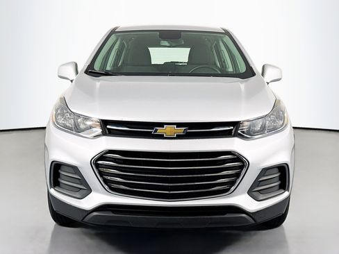 Used 2018 Chevrolet Trax LS AWD/4WD image 2