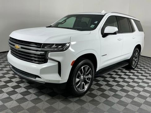 Used 2022 Chevrolet Tahoe LT w/ Luxury Package image 3