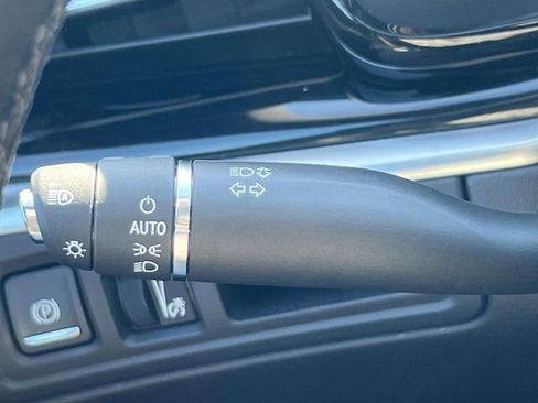Used 2025 Cadillac XT6 Premium Luxury FWD image 26