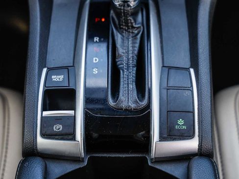 Used 2019 Honda Civic Touring image 18