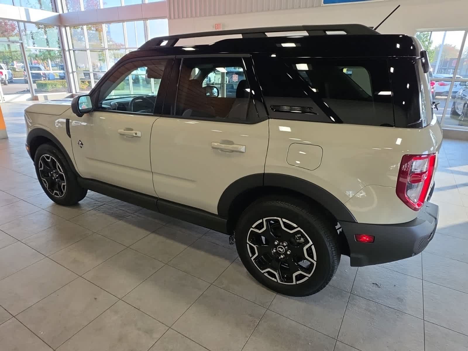 Used 2025 Ford Bronco Sport Outer Banks w/ Outer Banks Tech Package+ AWD/4WD image 12