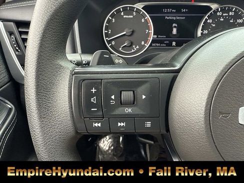 Used 2021 Nissan Rogue S image 27