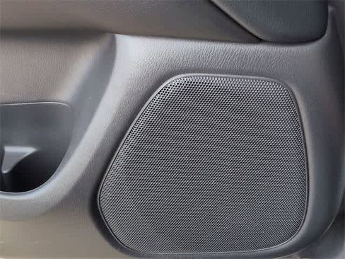 Used 2017 Nissan Pathfinder Platinum w/ Family Entertainment Package image 33