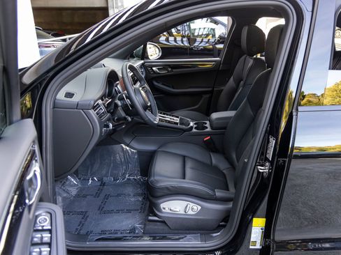 New 2025 Porsche Macan Turbo AWD/4WD image 25