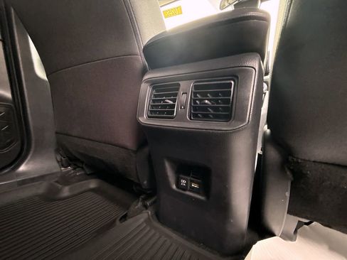 Used 2021 Toyota RAV4 XLE w/ Convenience Package image 24