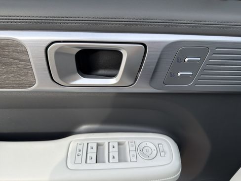 Used 2024 Hyundai Santa Fe Calligraphy image 13