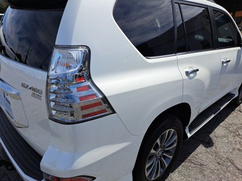 Used 2023 Lexus GX 460 Premium AWD/4WD image 23