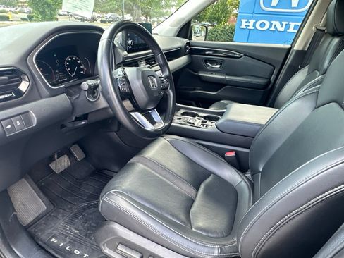 Used 2025 Honda Pilot EX-L image 10