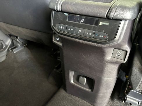 Used 2025 Toyota Grand Highlander XLE image 24